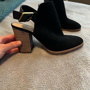 Gibson latimer black suede mules
